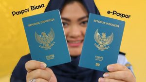 apakah perbedaan paspor elektronik dan biasa